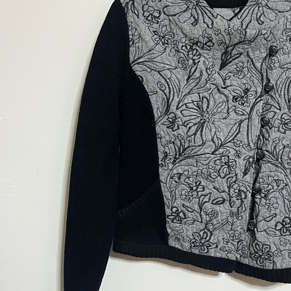 Knitted & Knotted Sweater Sz Large - Picture 3 of 10